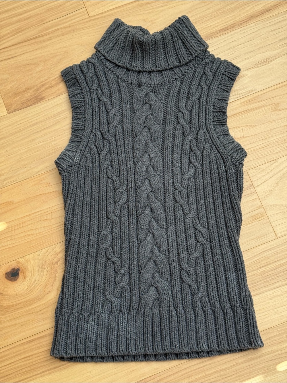 Vintage GAP Sleeveless Cable Knit Turtleneck